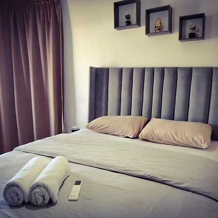 טנג'יר Moderne Appartement Au Plein Centre-Ville En Face Hilton & La Gare De Train Tgv Avec Climatisation מראה חיצוני תמונה