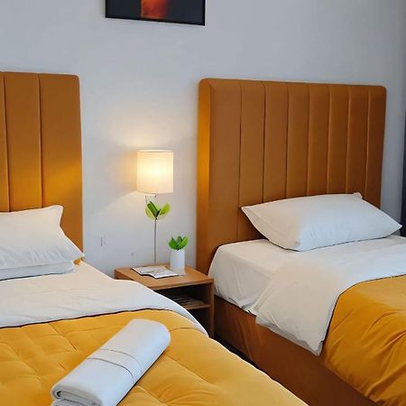 טנג'יר Moderne Appartement Au Plein Centre-Ville En Face Hilton & La Gare De Train Tgv Avec Climatisation מראה חיצוני תמונה