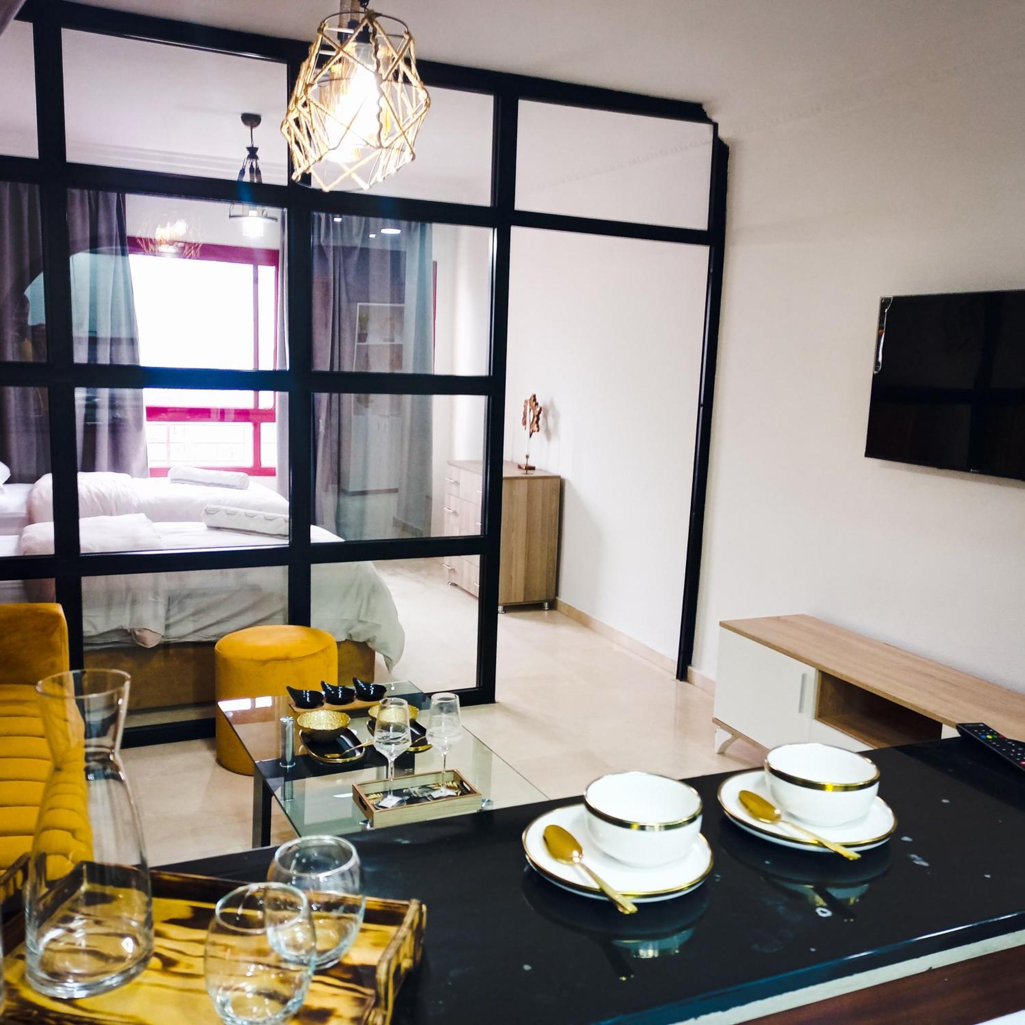 טנג'יר Moderne Appartement Au Plein Centre-Ville En Face Hilton & La Gare De Train Tgv Avec Climatisation מראה חיצוני תמונה