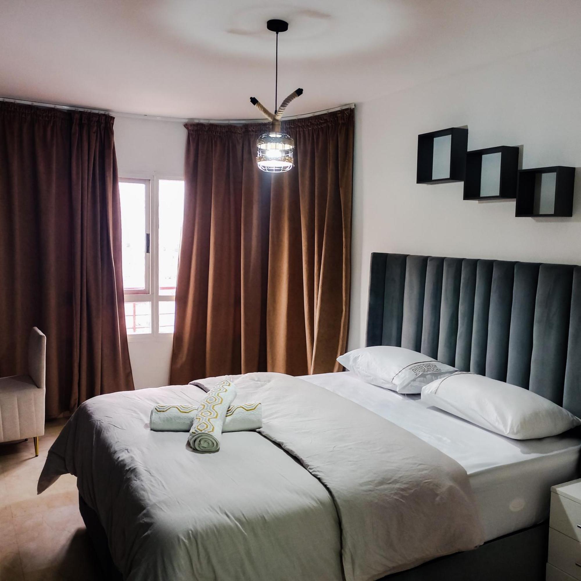 טנג'יר Moderne Appartement Au Plein Centre-Ville En Face Hilton & La Gare De Train Tgv Avec Climatisation מראה חיצוני תמונה