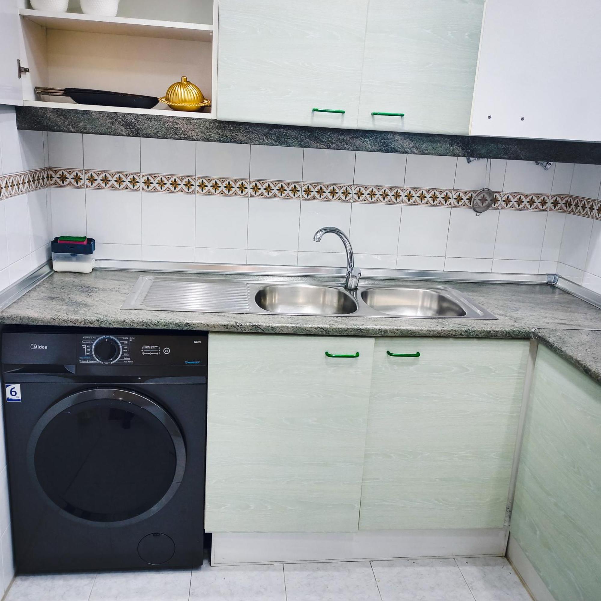 טנג'יר Moderne Appartement Au Plein Centre-Ville En Face Hilton & La Gare De Train Tgv Avec Climatisation מראה חיצוני תמונה